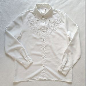 Vintage embroidered flowy shirt